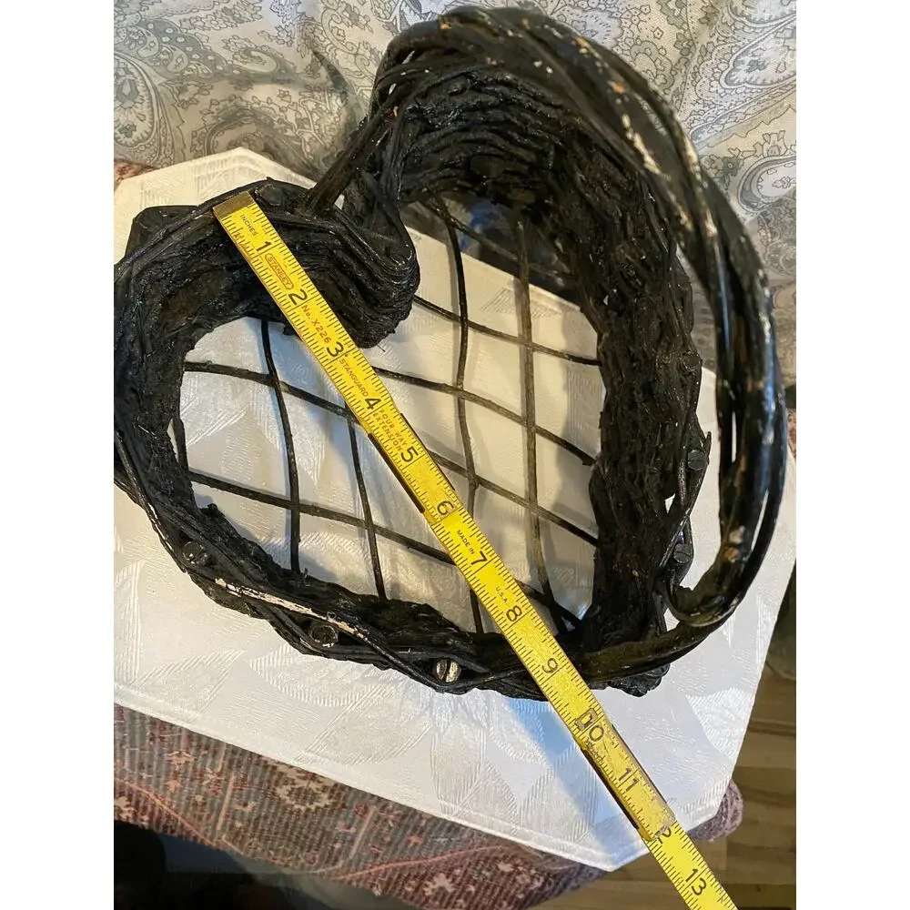 Valentines, Easter Rustic Vine Woven Heart Shaped Black Basket w/‎ Excelsior